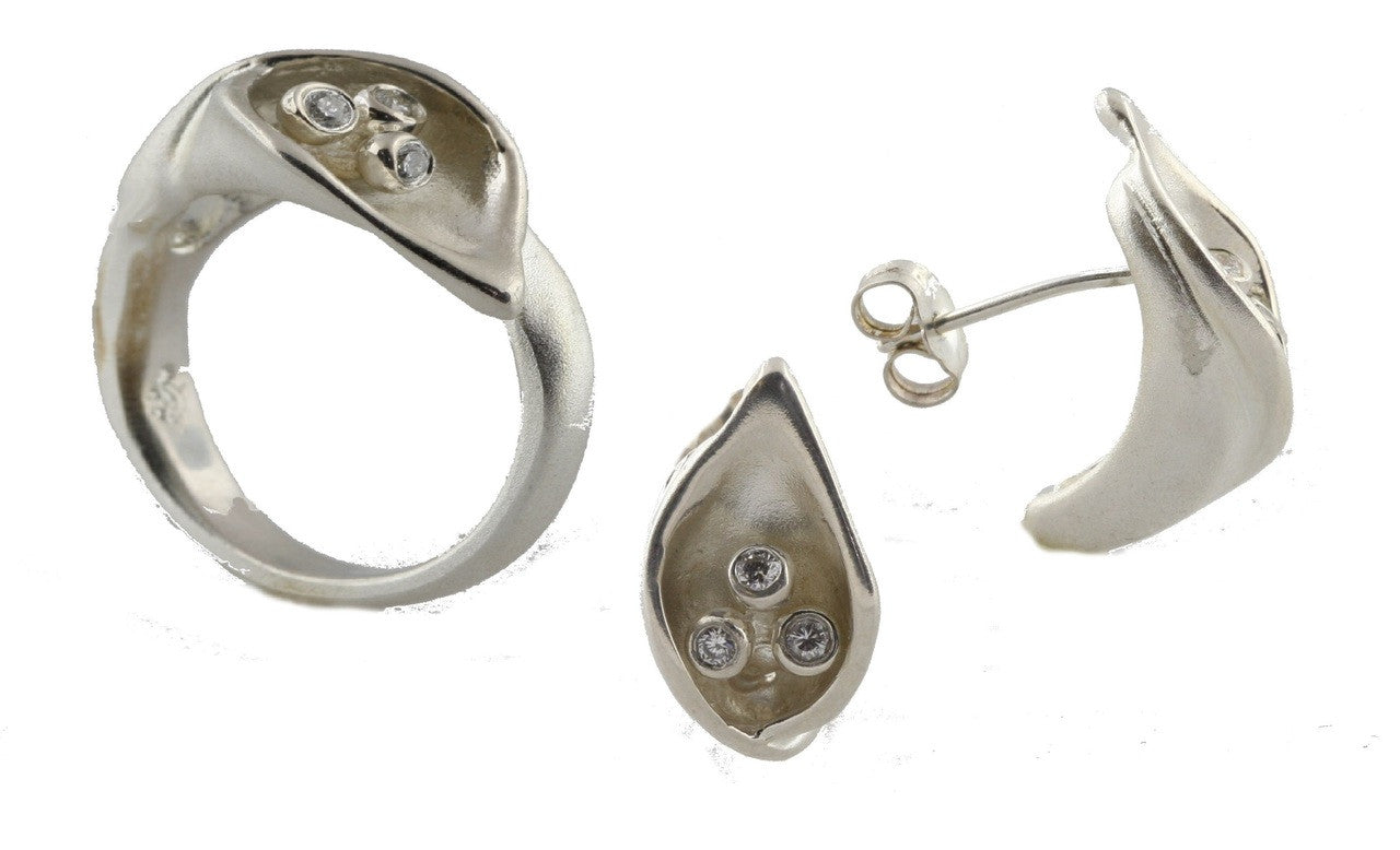Calla Lily Earrings- 18K Gold with Diamond Centers.