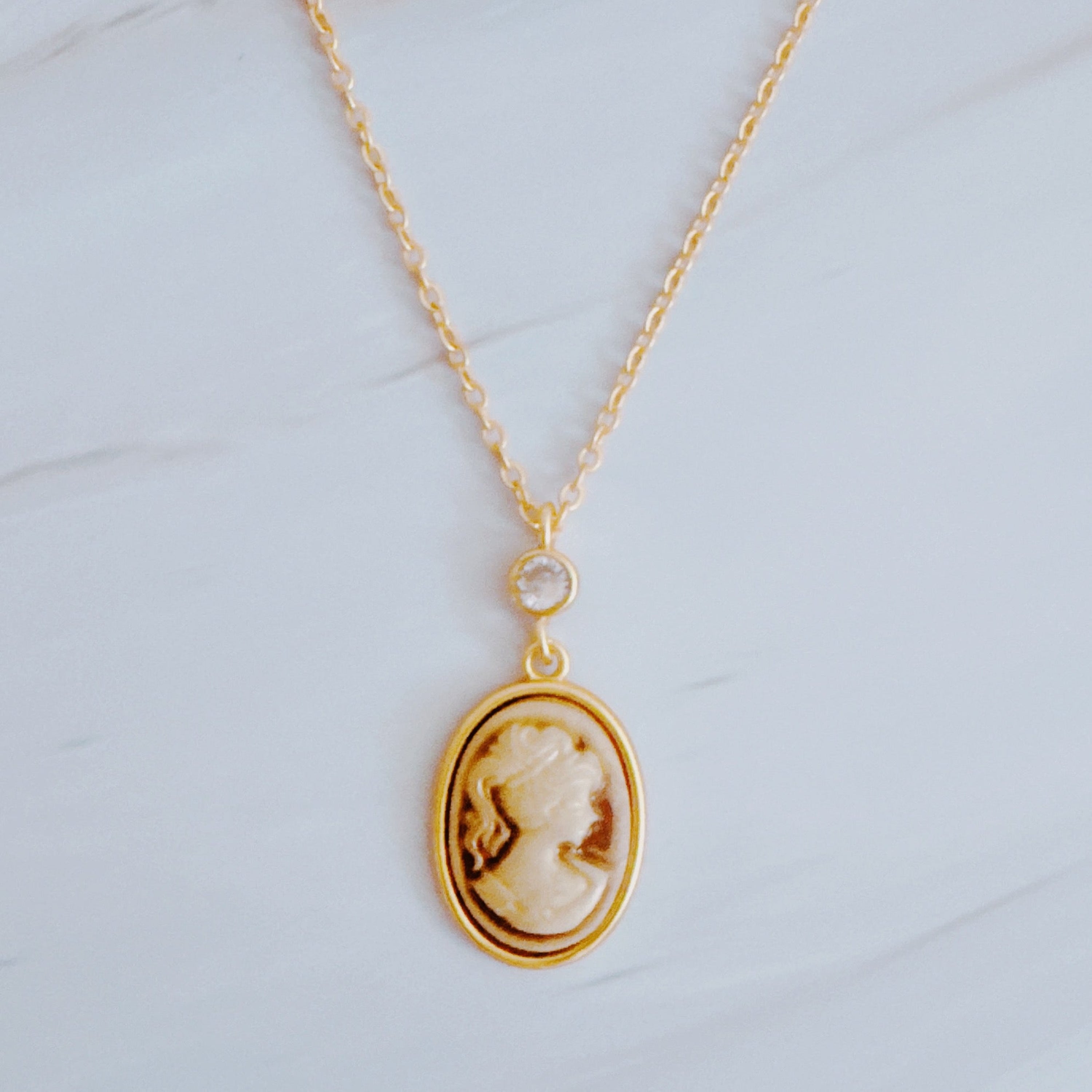 Classic Gold Chain Cameo Necklace