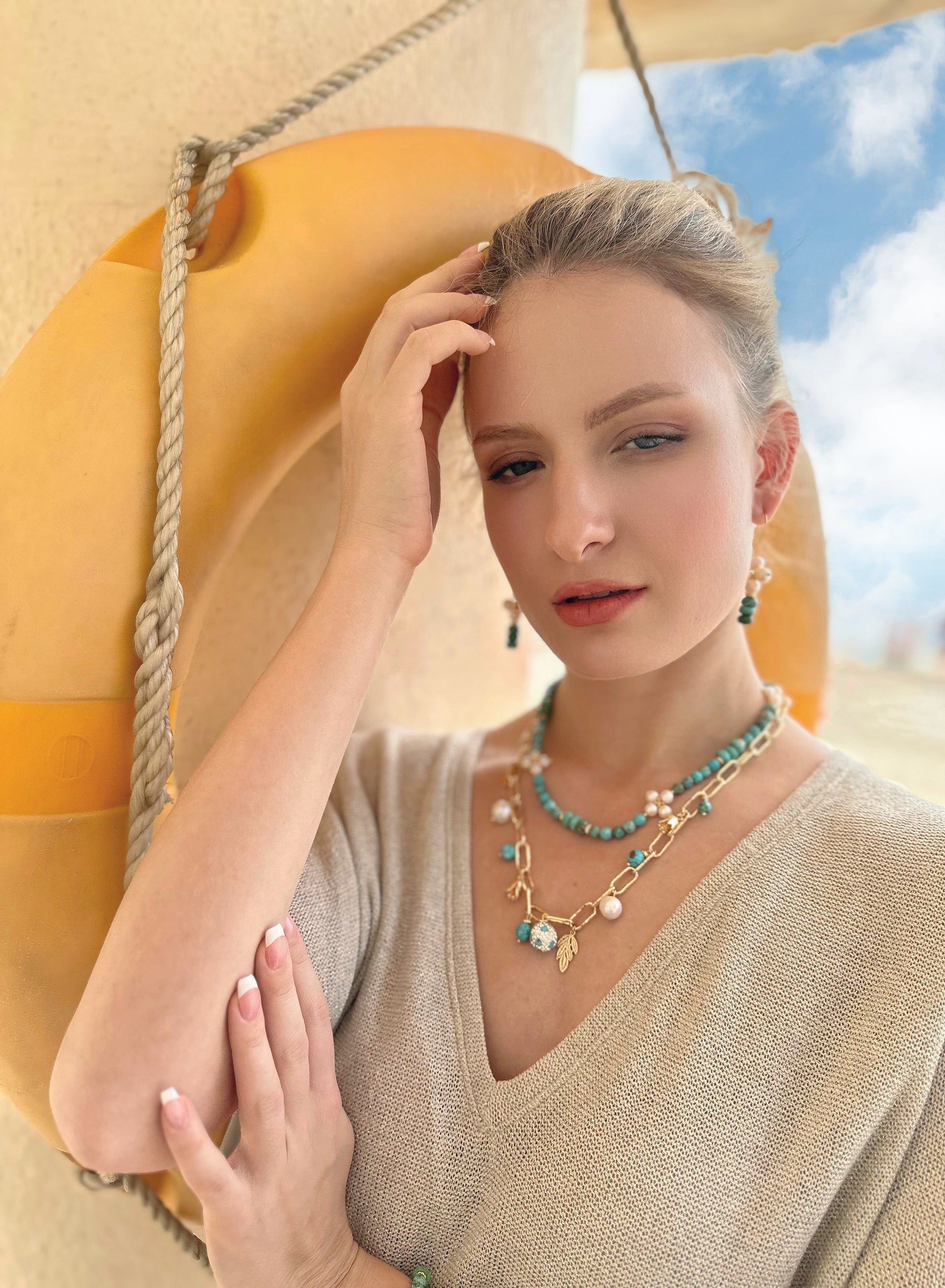 Gold Chain with Turquoise and Pearls Necklace JN053