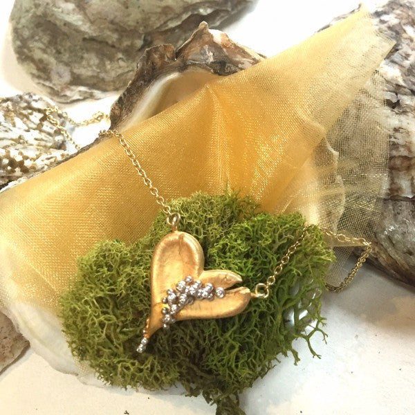 Hearts-Lucky Break Necklace-Small-18K Gold with Diamonds