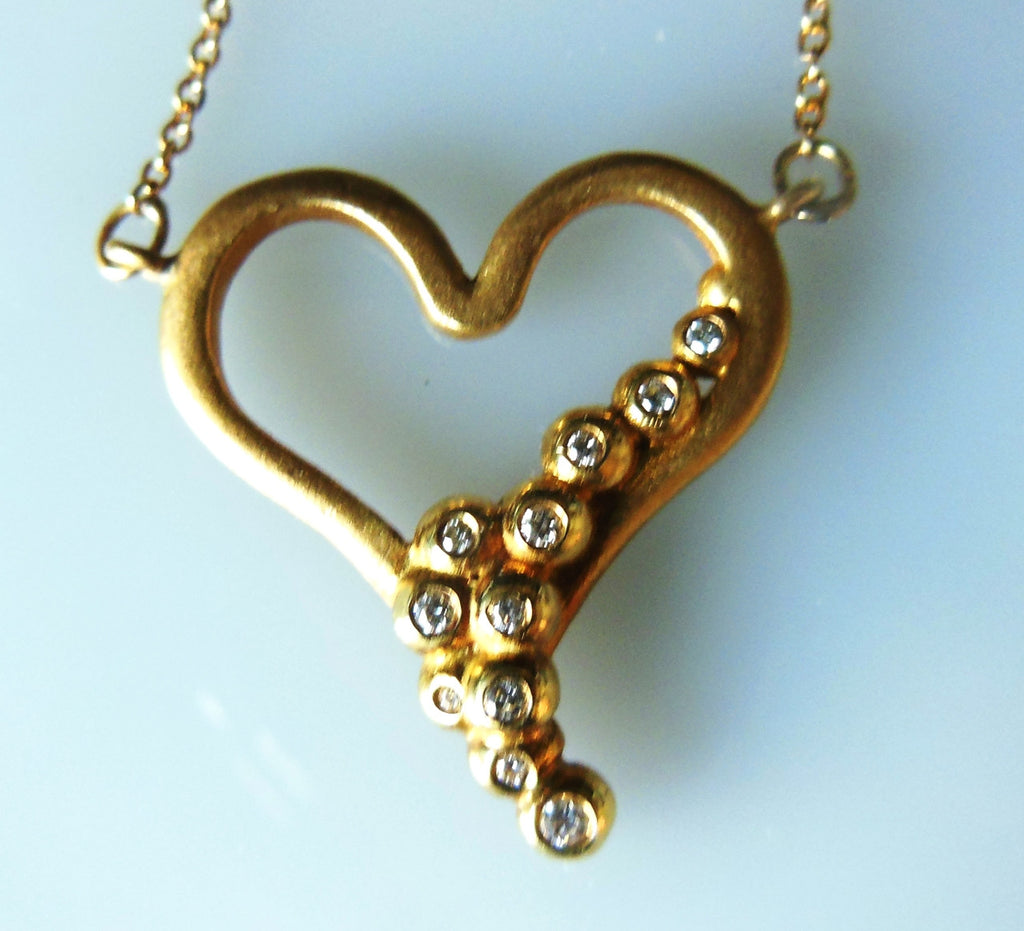 "Heart Flow Necklace" Overflowing with Diamonds. 14K Gold