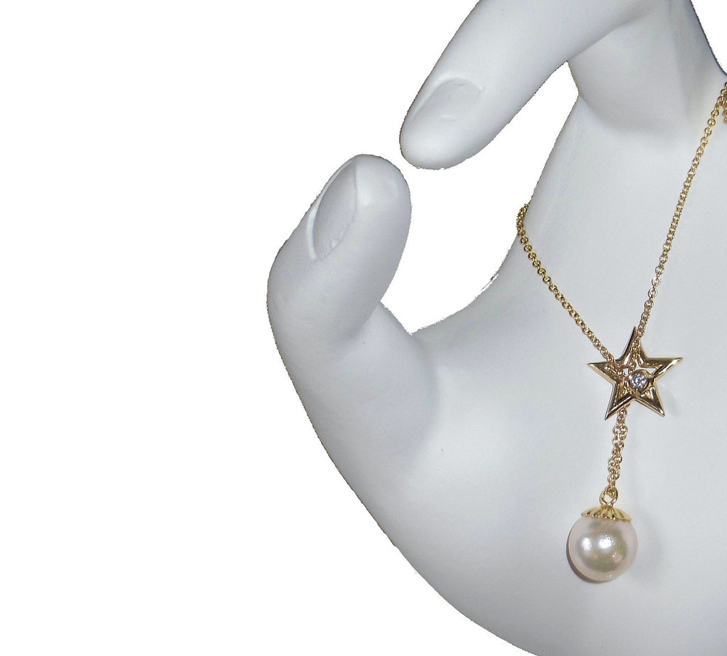 Delicate Star, Diamond & Akoya Pearl necklace in 14K Gold