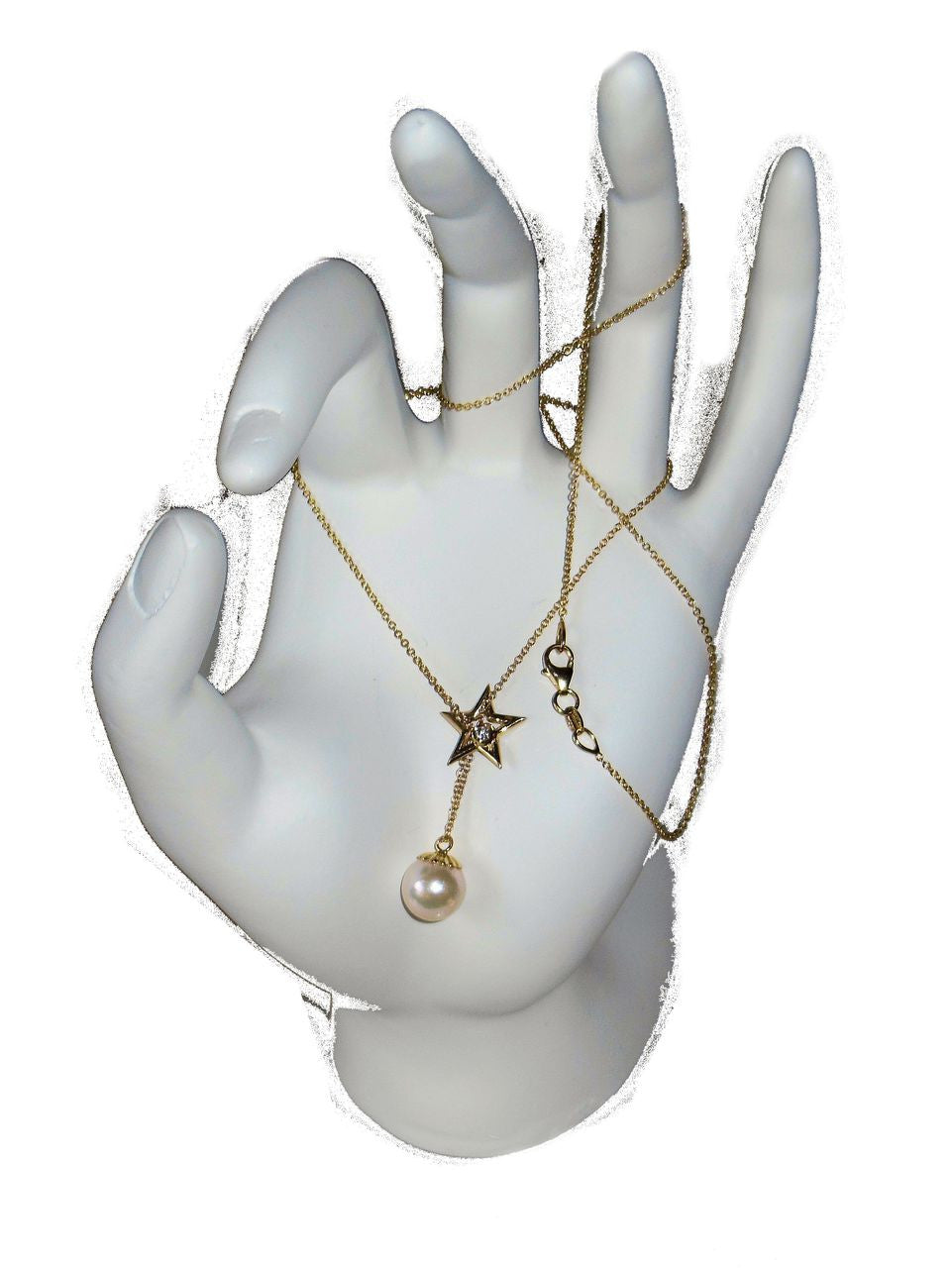 Delicate Star, Diamond & Akoya Pearl necklace in 14K Gold