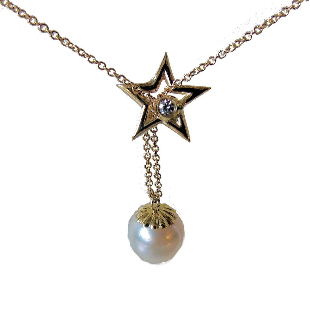 Delicate Star, Diamond & Akoya Pearl necklace in 14K Gold