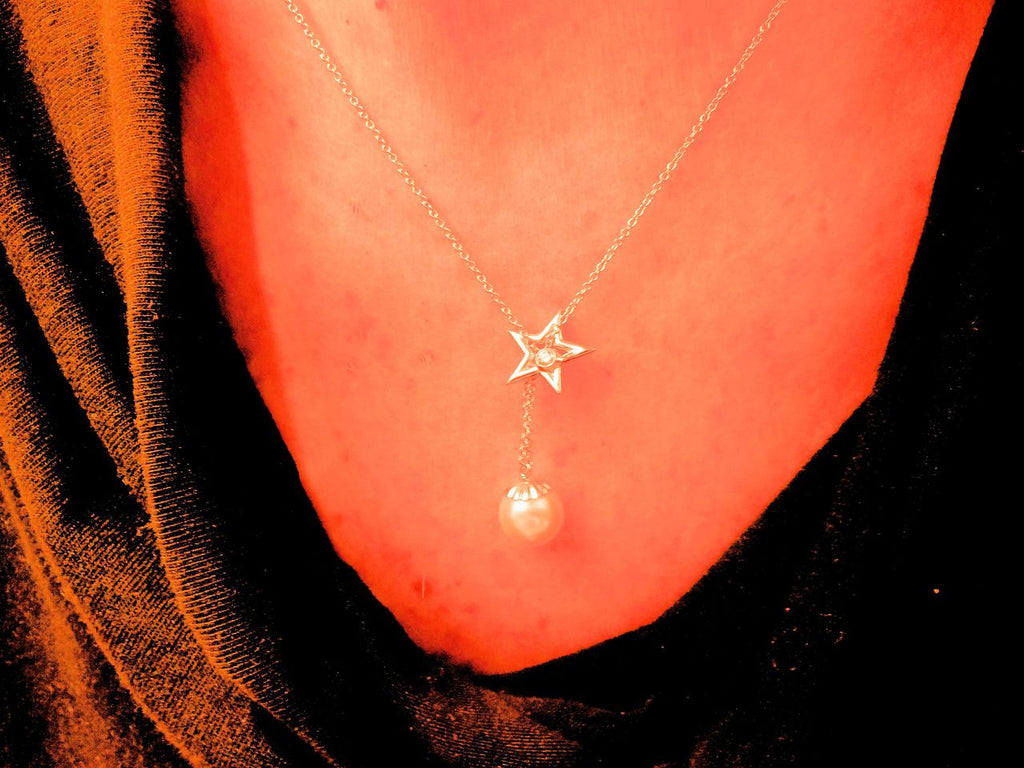 Delicate Star, Diamond & Akoya Pearl necklace in 14K Gold